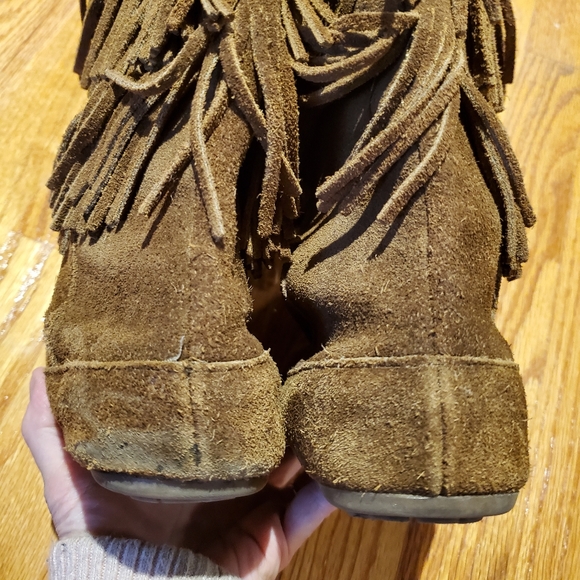 Minnetonka size 6 chocolate brown 2 layer fringe boots, used, good condition - Picture 9 of 10